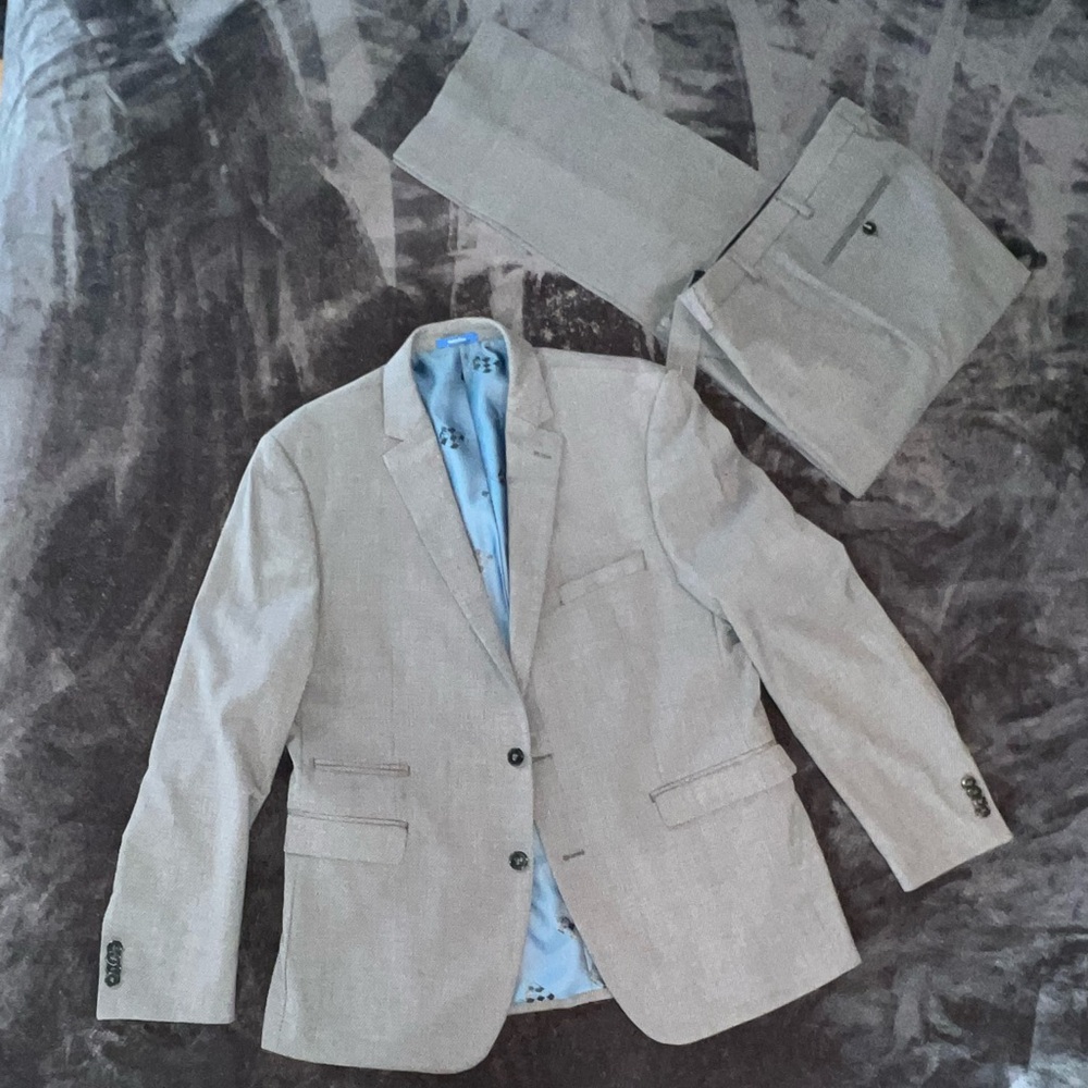Men's Gray Suit - Jacket 42R and Pants 36x30 SLIM FIT - Picture 2 of 16